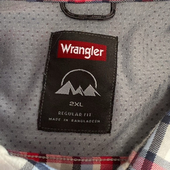 Wrangler Red and Blue Checkered Casual Shirt - Picture 2 of 3